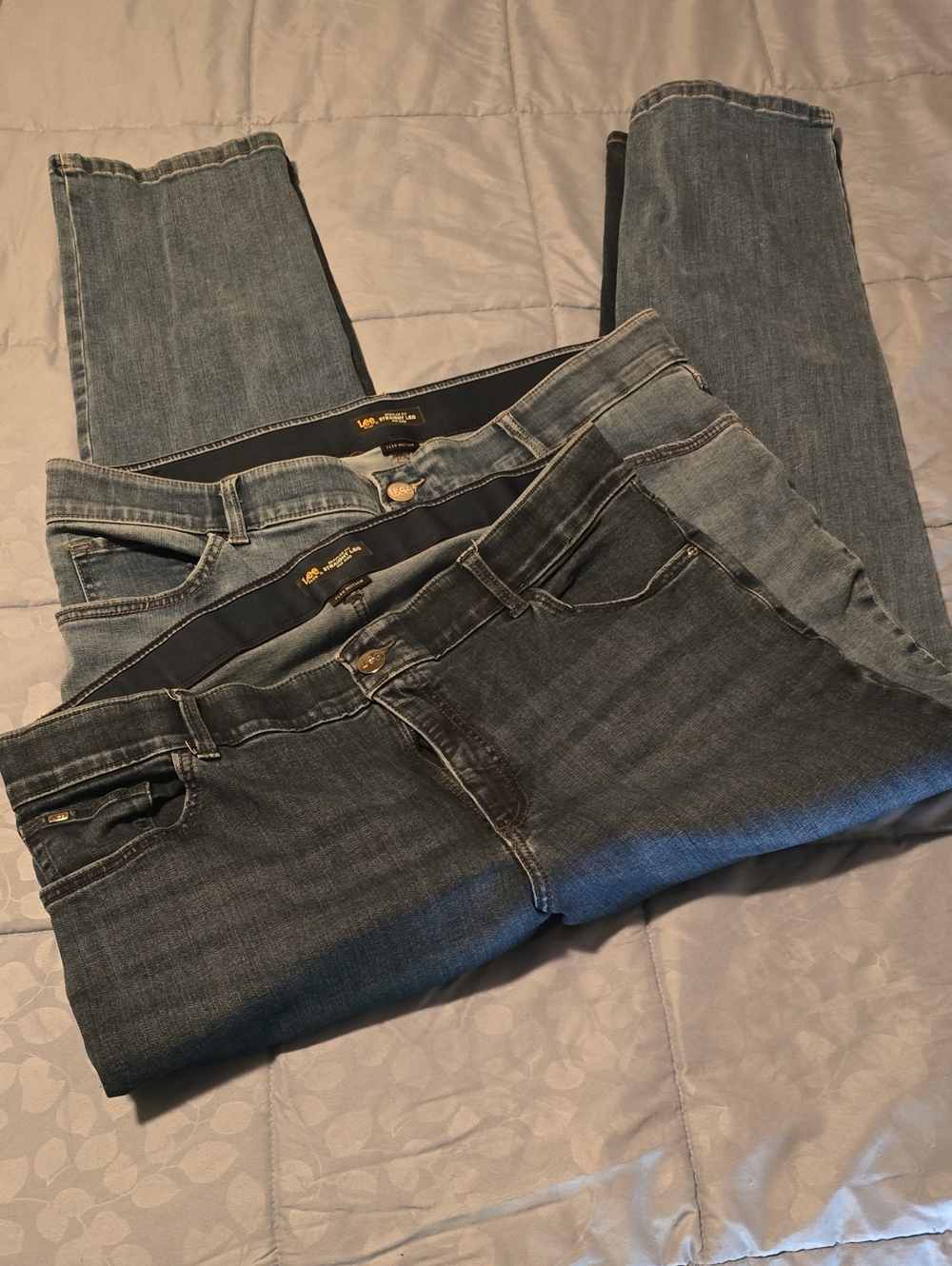 2 Pairs Lee Flexmotion Jeans 18W Long
